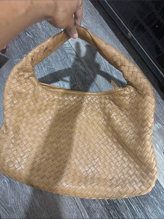 Bottega Veneta Handbags - Bottega Veneta Tan Intrecciato Hobo Shoulder Bag